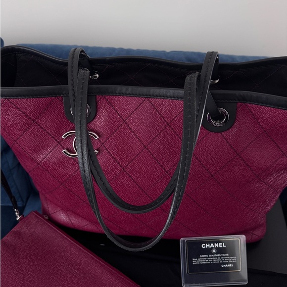 CHANEL Shopping Fever Quilted Caviar Leather Tote Bag
Maroon - Picture 2 of 12